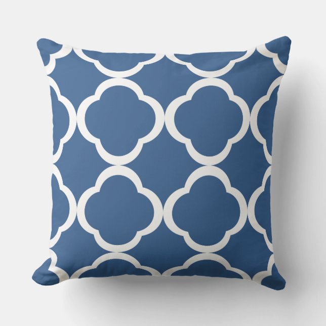 Elegant Blue Quatrefoil Pattern Throw Pillow (Front)
