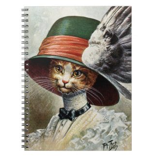 Élégant chat victorien en carnet casquette ailé