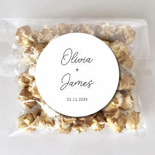 Elegant Custom Wedding Couple Name Wedding Favour Classic Round Sticker