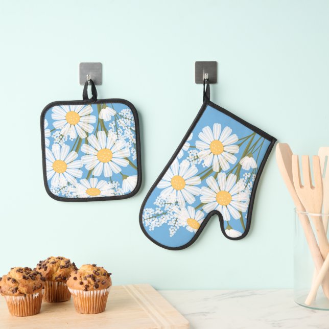 Elegant Floral White Daisies on Blue Oven Mitt & Pot Holder Set (Insitu(Hanging))