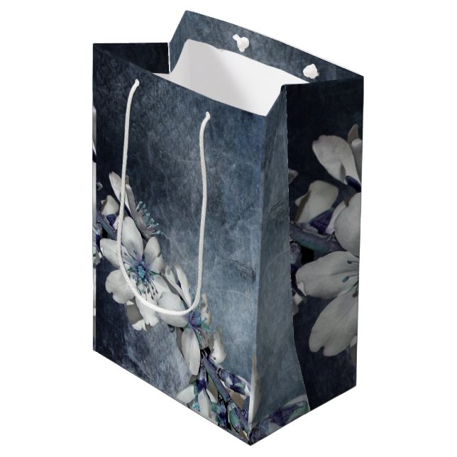 Elegant flower medium gift bag (Front Angled)