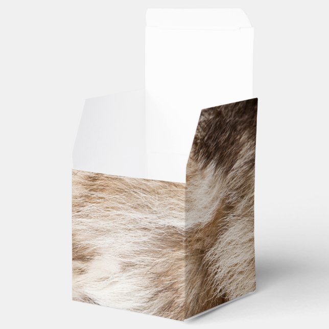 Elegant fur texture favor box (Opened)