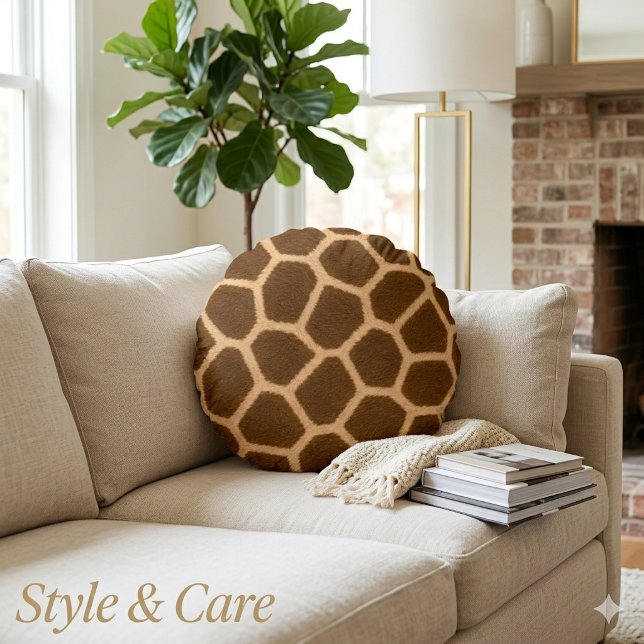 Elegant Giraffe Pattern Premium Quality Round Pillow (Elegant Giraffe Pattern Premium Quality Round Pillow)
