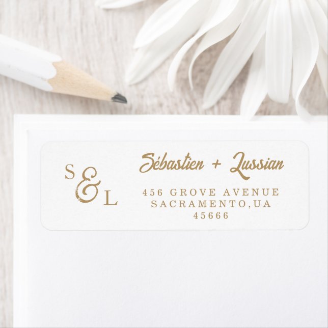 Elegant Gold Script Monogramme Adresse de retour (En situation)
