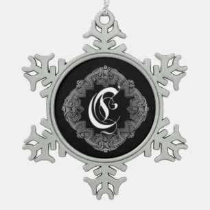 Élégant Goth Initial C Snowflake Ornement