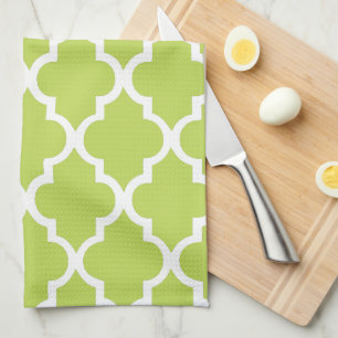 Elegant Kiwi Green Quatrefoil Tiles Pattern Kitchen Towel