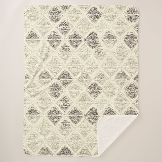 Elegant Lace-Inspired Geometric Pattern Sherpa Blanket (Front)