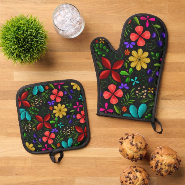 Elegant Latin American Folk Floral Oven Mitt & Pot Holder Set (Top Down)