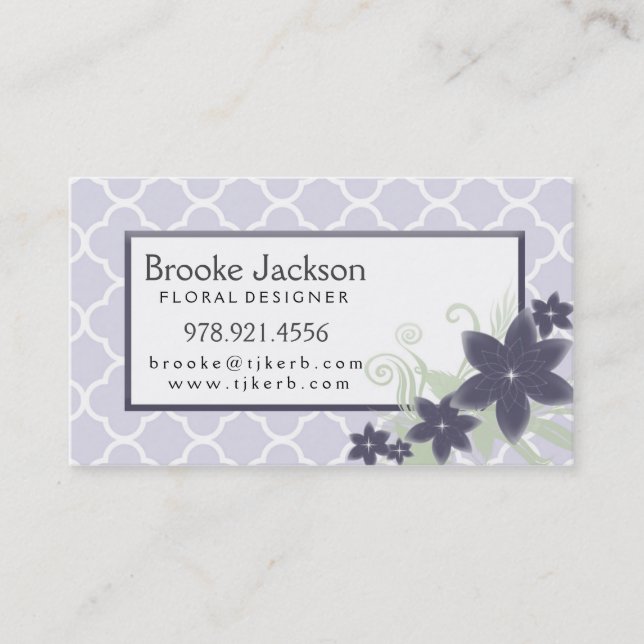 Elegant Lavender Quatrefoil Pattern with Flowers Business Card (Front)