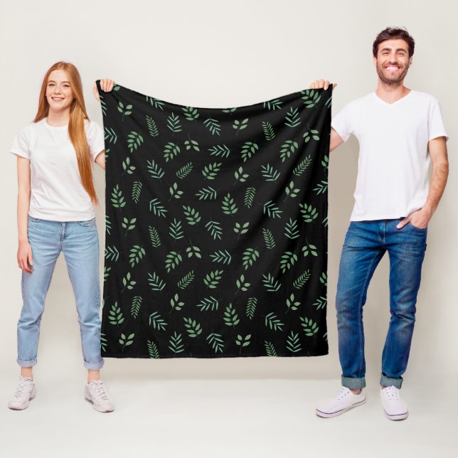 Elegant Leaf Print Fleece – Cozy & Stylish Blanket (In Situ)