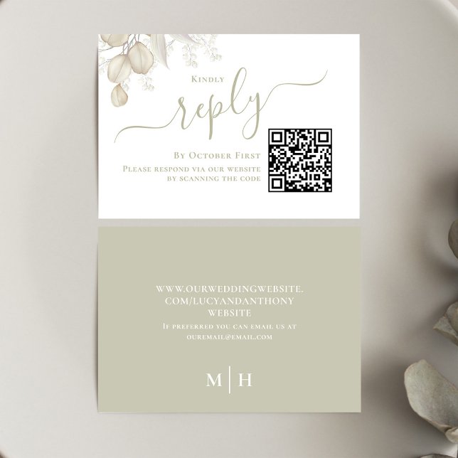 Élégant mariage verdoyant réponse RSVP (Simple Wedding reply card with a sage green background and QR code template.)