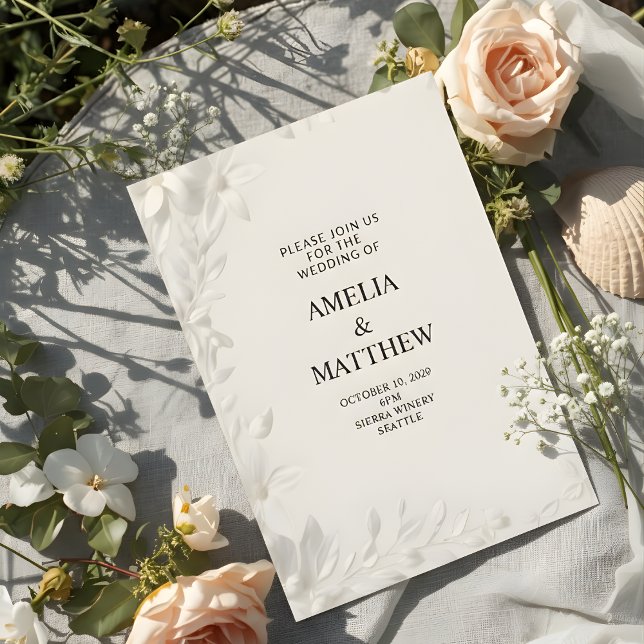 Elegant Minimalist White Floral Wedding Invitation (Créateur téléchargé)