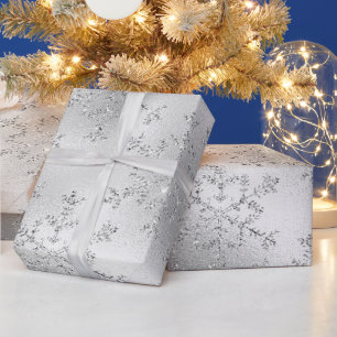 Elegant Modern Silver Christmas Snowflake Pattern Wrapping Paper