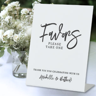 Elegant Modern Simple Wedding Favours Table Sign