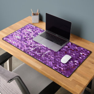 Élégant Monogramme initial Purple Sequin Desk Mat