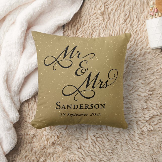 Elegant Mr and Mrs Wedding Gold Throw Pillow (Blanket)