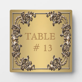 Élégant numéro de table Gold sur plaque robuste