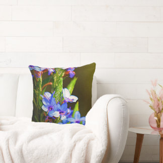 Elégant oreiller à lancer - Petite fleurs bleues