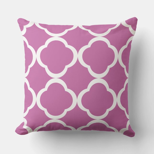 Elegant Pink Quatrefoil Pattern Throw Pillow (Front)