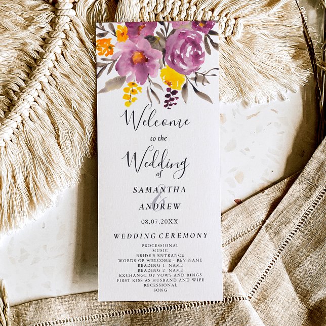 Élégant programme de mariage hivernal violet à fle (Elegant fall winter purple floral wedding program on white)