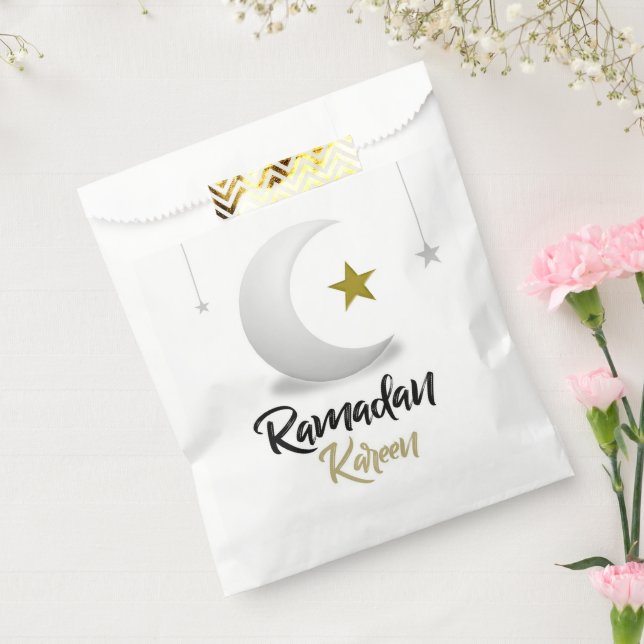 Elegant Ramadan Kareem Crescent Design Islamic Art Favour Bag (Sealed)