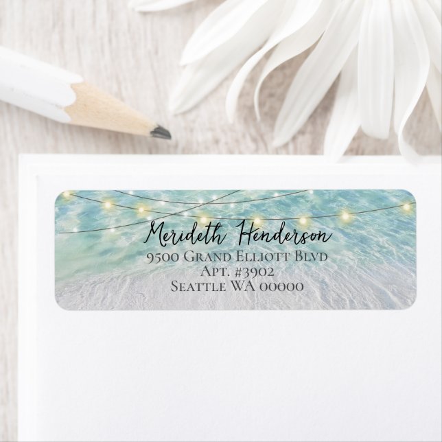 Elégant Sandy Beach SeaGlass Lights Script Mariage (En situation)