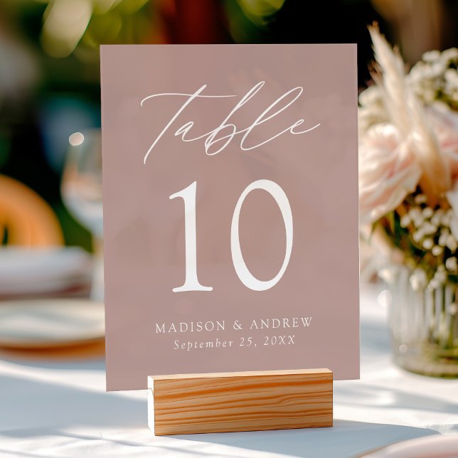 Élégant Script Dusty Rose Mariage Numéro de table (Please note: The wooden stand does not come with the sign. Zazzle sells a wood block stand.)