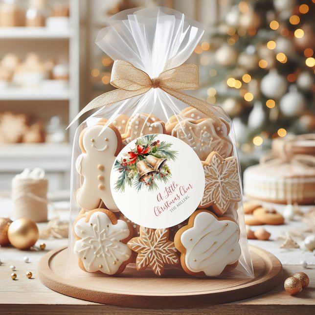 Élégant Stickers de Noël Rond |Rouge, vert, or (Classic Christmas Elegance sticker — elegant holiday sticker for cards, gifts, or party favors.)