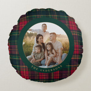 Elegant Tartan Plaid Merry Christmas Family Name Round Pillow