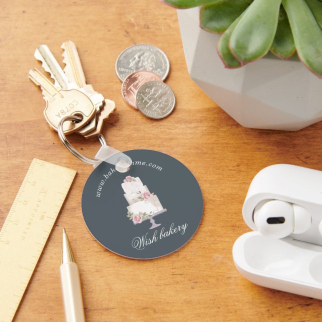 elegant three tier cake bakery monogram keychain (Desk)