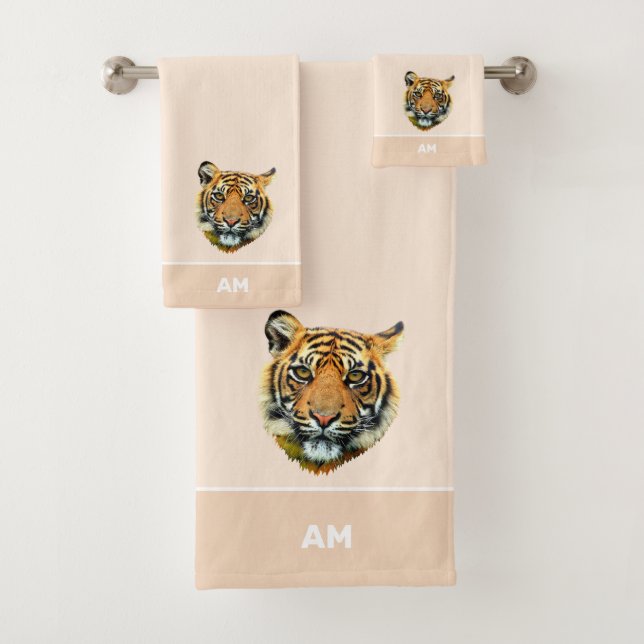 Elegant tiger face on champagne beige bath towel set (Insitu)