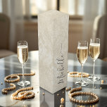 Elegant Vintage Pearl Damask Personalized Wine Box<br><div class="desc">Elevate your wine gift with this elegant wine box featuring a chic vintage pearl-coloured damask pattern and a personalized script name. Perfect for bridal showers,  weddings,  or special occasions,  this sophisticated design pairs beautifully with the Pearls and Prosecco theme,  adding a touch of timeless elegance to any celebration.</div>