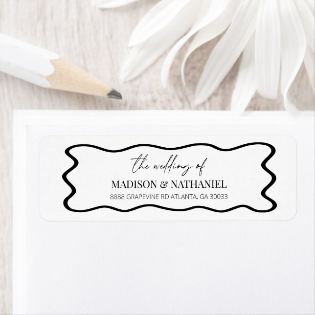 Elegant Wavy Border Wedding Return Address (En situation)