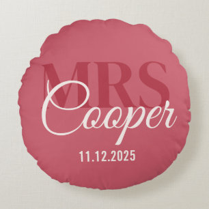 Elegant Wedding Couple Name Red Ivory Colour Round Pillow
