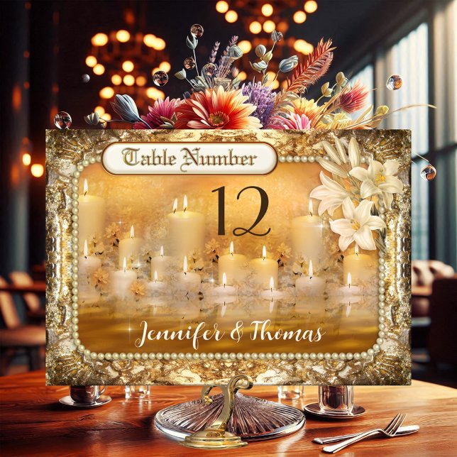 Elégante carte de numéro de table Twin Flames Vint (Romantic table number card in vintage style with floating candles and flowers)