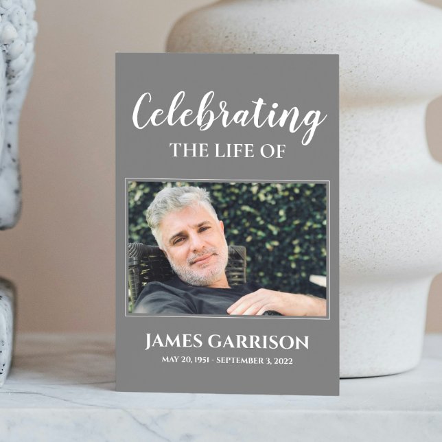 Elégante carte de prière funéraire blanche grise a (Créateur téléchargé)