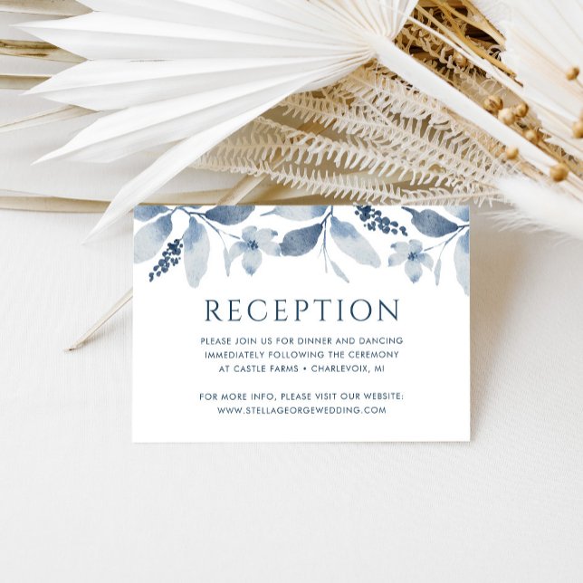 Elégante carte de réception de mariage bleu floral (Créateur téléchargé)