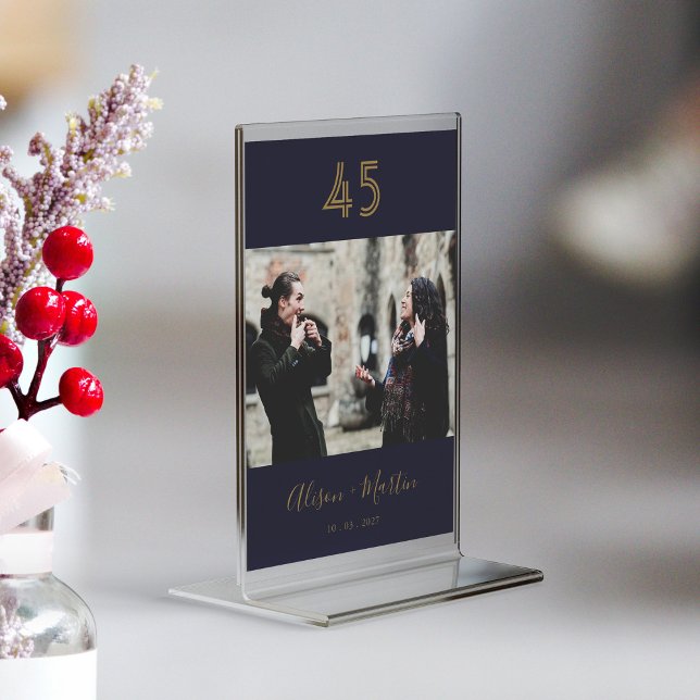 Elégante carte de table de photo Lettrée main or (Personalized Elegant Gold Hand Lettered Photo Table Card)