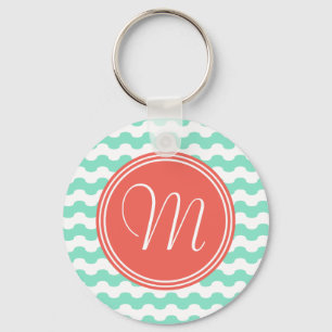Elegante monograma coral con ondas en verde keychain