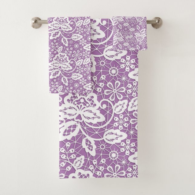 ÉLÉGANTE TOILETTE DE SALLE DE BAINS EN PURPLE (En situation)
