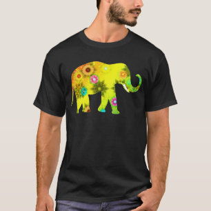 Éléphant avec le tronc vers le haut de l'éléph