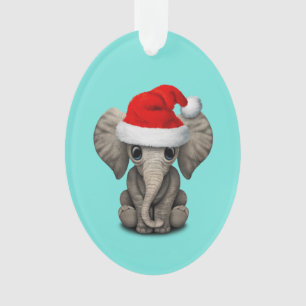 Éléphant de bébé utilisant un casquette de Père