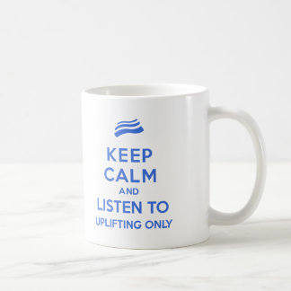 Élever gardent seulement la tasse calme