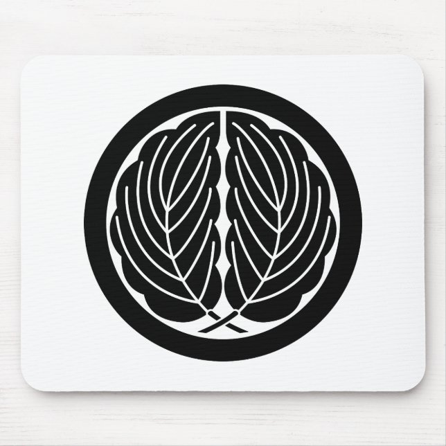 Embracing oak leaves in circle mouse pad (Front)