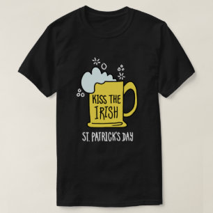 Embrassez le T-shirt noir de la Saint-Patrick de l
