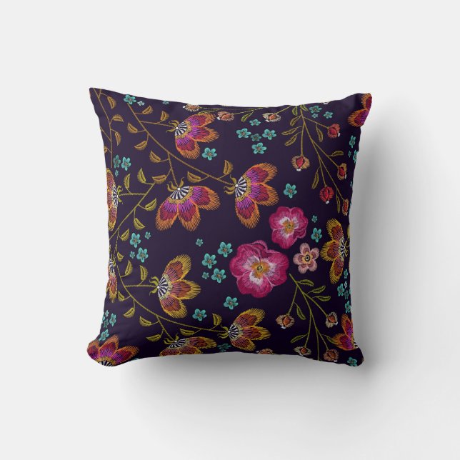 Embroidered flowers: fashion seamless pattern throw pillow (Front)