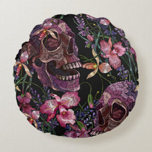 Embroidered Skull: Gothic Orchid Pattern Round Pillow