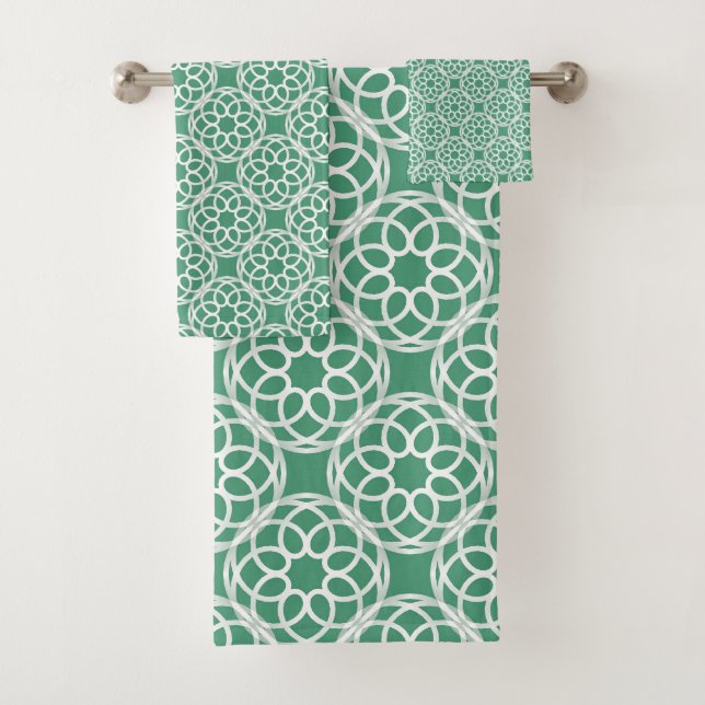Emerald Green White Geometric Seamless Pattern Bath Towel Set (Insitu)