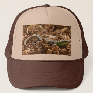 Emerald lizard Salamander in the earth    Trucker Hat