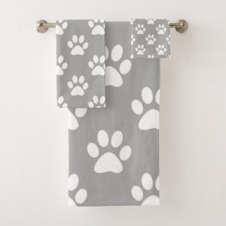 Empreintes de pattes gris et blancs